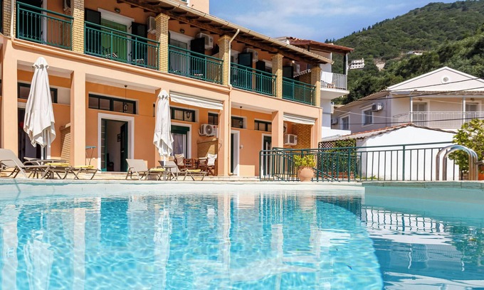 Katavolos Apartment | Villa Delphine by Tsiolis family ★ shared pool