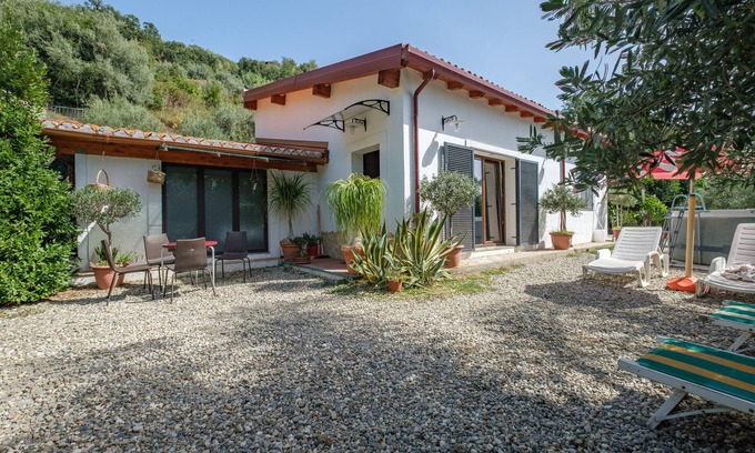 Savoca Villa | Villa 'Di Martina' with Sea View and Air Conditioning