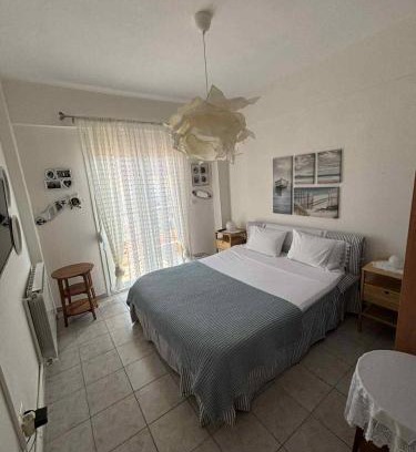 Paralia Dionysiou Apartment | Villa Dina