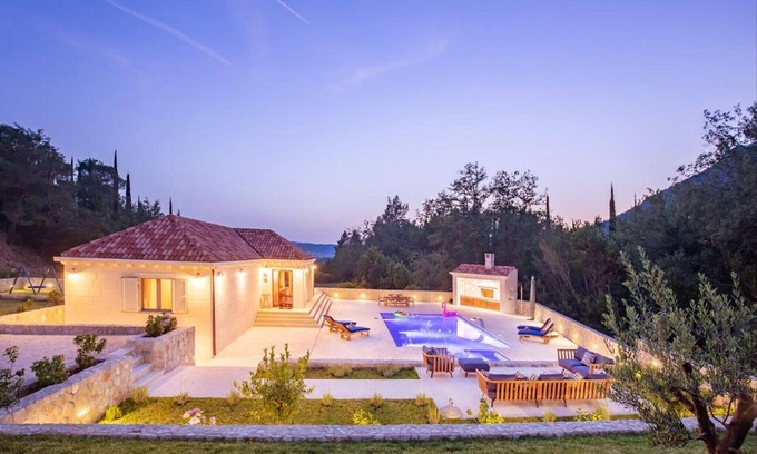 Ljuta Villa | Villa Doline - Two-Bedroom Villa with Swimming Pool