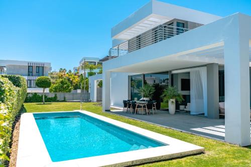 New Golden Mile Villa | Villa Dominica