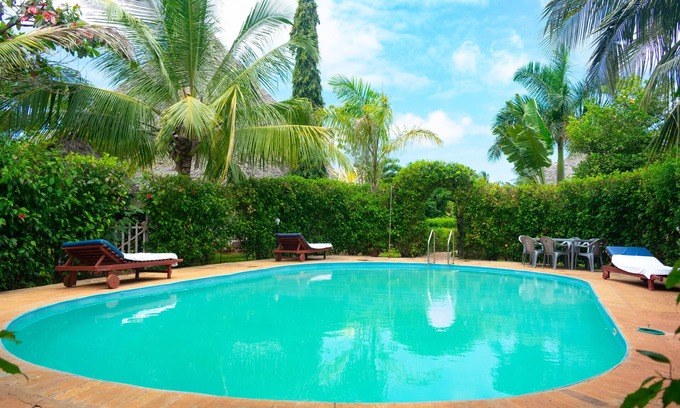 Diani Beach Villa | Villa Dora and Holly
