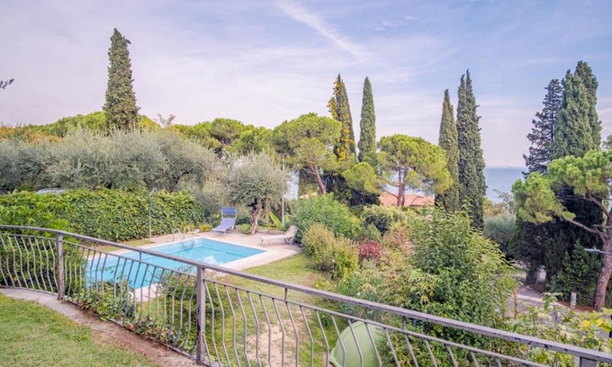 Padenghe sul Garda Apartment | Villa Dora - Italian Homing