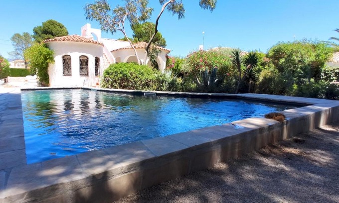 Les Tres Cales House | Villa Dos Calas - Bonita Villa de estilo rustico y piscina de agua salada