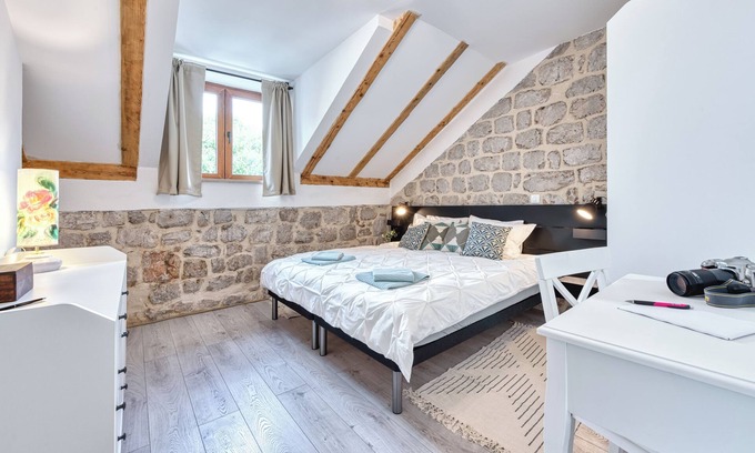 Kobas House | Villa Dovecote with Private Sauna, Jacuzzi & Gym
