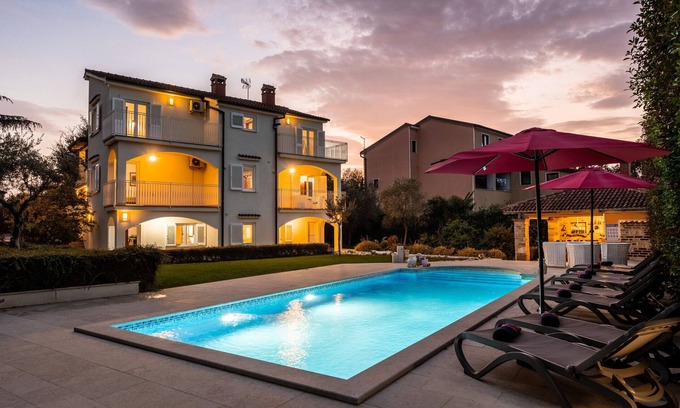 Gulici Villa | Villa Duga in Poreč for 12 people with sea view & only 1,2 km from beach