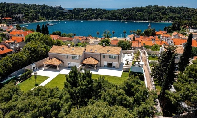 Cavtat Villa | Villa Dusana - Beachfront villa with pool in Dalmatia