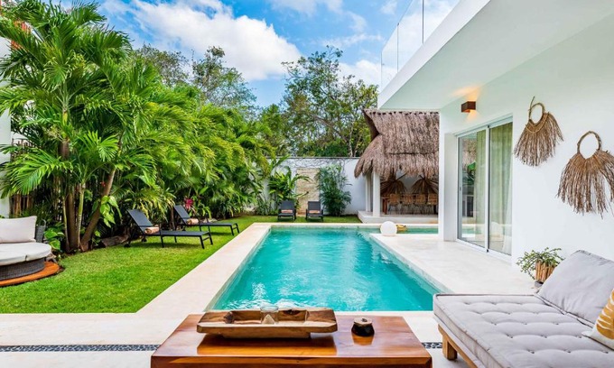 La Veleta Villa | Villa Ek'Balam & Villa Flamingo, Luxury Villas, Private Pool, Private Garden, Jacuzzi, 24h Security