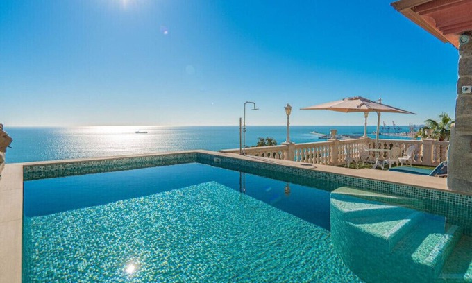 Monte Sancha Villa | Villa El Altozano, enjoy sea views, walk 20 min to Malaga city center and beach.