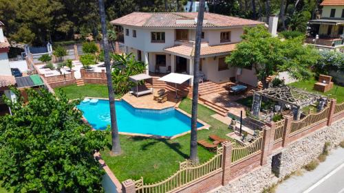 Vilanova I la Geltru Villa | Villa El Faro by Hello Homes Sitges