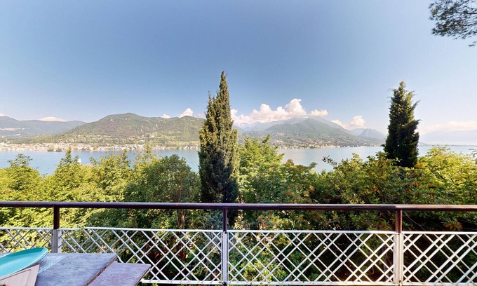 Portese Villa | Villa Elvira a San Felice By Bookinggardalake