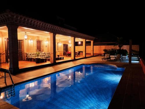 Layos Villa | Villa El Rosal del Pozo