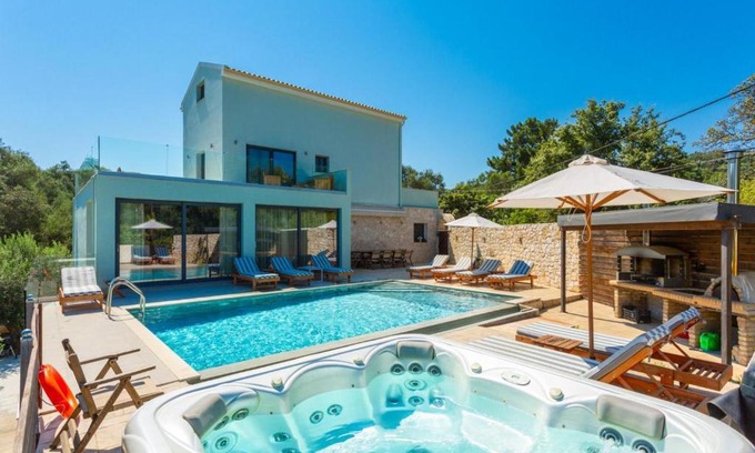 Petaleia Villa | Villa Eleanna