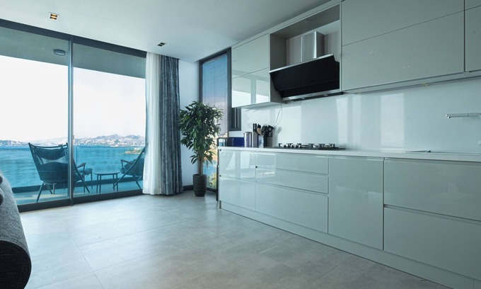 Geris Villa | Villa Ella with a Seaview