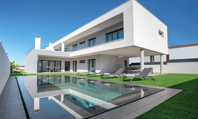 Montes de Alvor Villa | Villa Emma - Luxury 5 bedroom villa in Alvor with private Pool and Jacuzzi