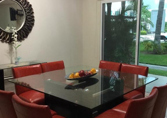 Granjas del Marques Villa | Villa en zona diamante