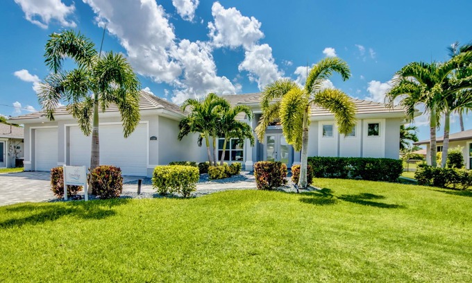 Caloosahatchee Villa | Villa Endless Summer - modern, south facing, incl. kayak, SUP, tube, for boaters