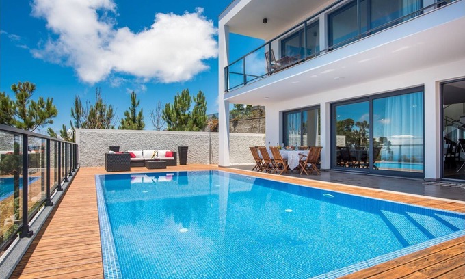 Prazeres House | Villa Enjoy - The Name Says it All