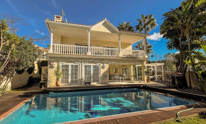 Mijas Ski Chalet | Villa Esmeralda - 6 Bedroom with Private Pool and Jacuzzi in Riviera del Sol