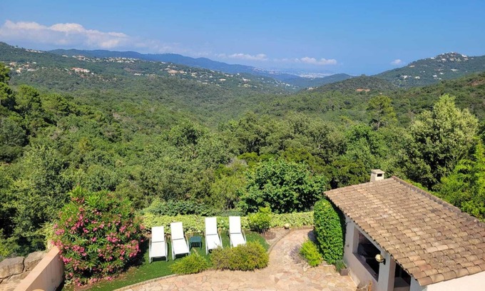 Les Adrets-de-l'Esterel House | Villa Familiale Avec Piscine - 20 min de la mer/Parc Naturel de L'esterel