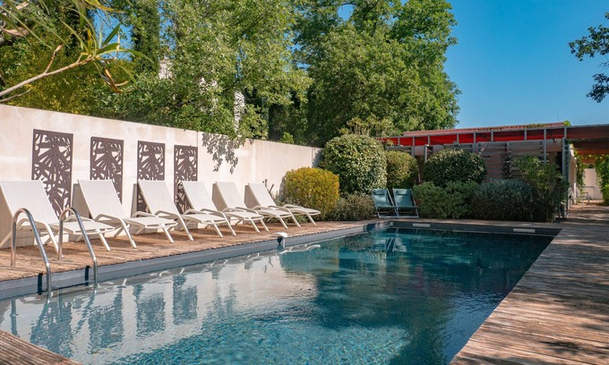 Servas Villa | Villa 'Face Au Mont Bouquet' with Private Pool, Wi-Fi and Air Conditioning