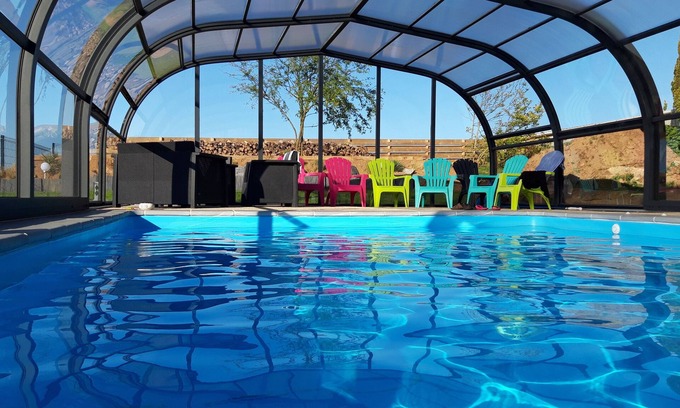 Henvic Villa | Villa* facing the sea with heated and covered swimming pool