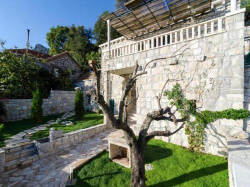 Dunave Krajnje Villa | Villa Falcon Rook - Four-Bedroom Villa with Terrace and Swimming Pool