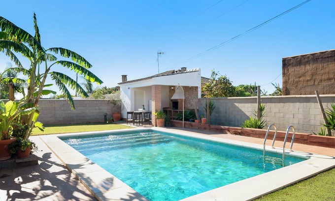 Conil de la Frontera House | Villa 'Fernando' with Private Pool, Private Terrace and Wi-Fi