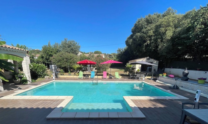 Venejan Villa | Villa Fleuri sur Grand Terrain au Calme Sans vis à vis Avec Piscine et Jacuzzi
