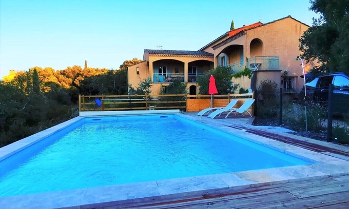 Saint-Siffret Villa | Villa Fleurie with large garden near Uzès