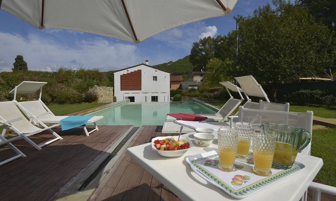 Vorno Villa | Villa for 10 People with WiFi, Private Pool, Garden, A/C, near Lucca