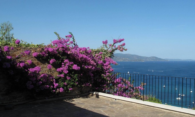 Cap Benat Villa | Villa for 6 people in a private estate in Gaou Bénat. Exceptional sea view