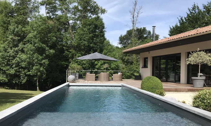 La Brede Villa | Villa for 8 people with swimming pool near Bordeaux