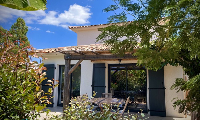 Lecci House | Villa Forana🏡Warm welcome 🧡 heated pool 🌞beach 5' away 🏖️