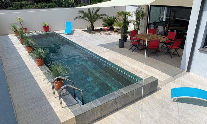 La Salvetat-Saint-Gilles House | Villa/Pool