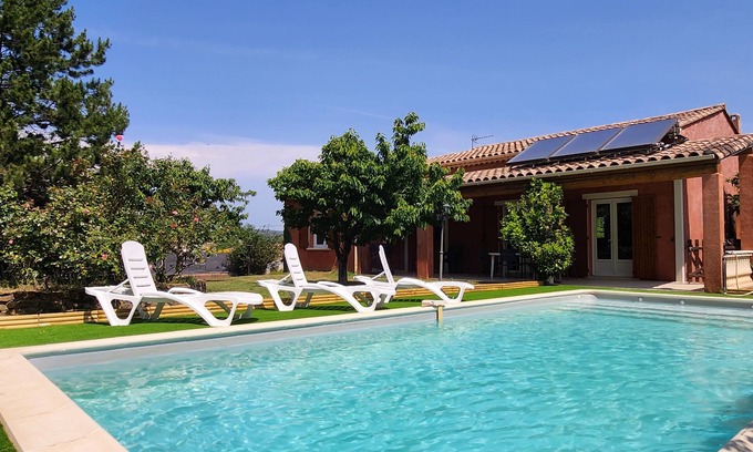 Saint-Julien-de-Peyrolas House | Villa 3 Chambres Avec Jardin et Piscine Privative