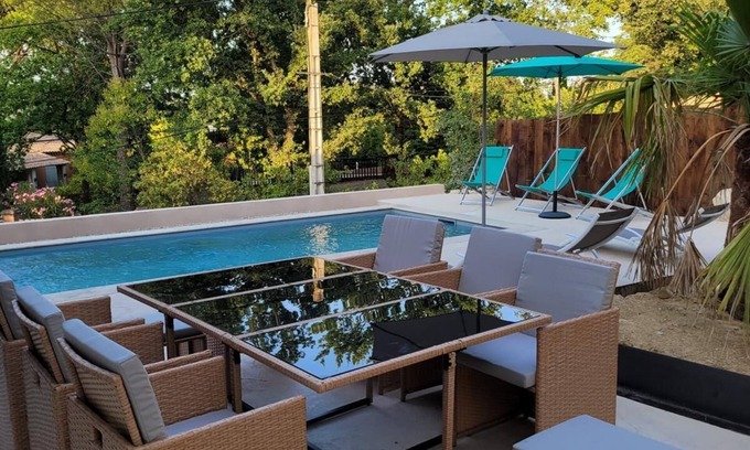Saint-Paul-Trois-Chateaux Villa | Villa Les Roches du Montélit Avec Piscine 200 m du Centre Ville, neuve, 120 m2