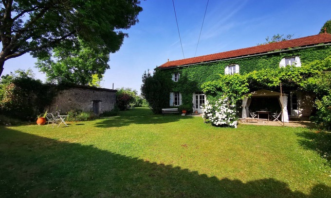Festalemps Villa | VILLA CHEZ JENNY