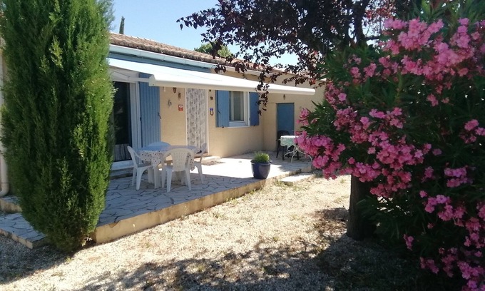 Saint-Quentin-la-Poterie Villa | Villa 5 km from Uzès. Approx. 120 m2.