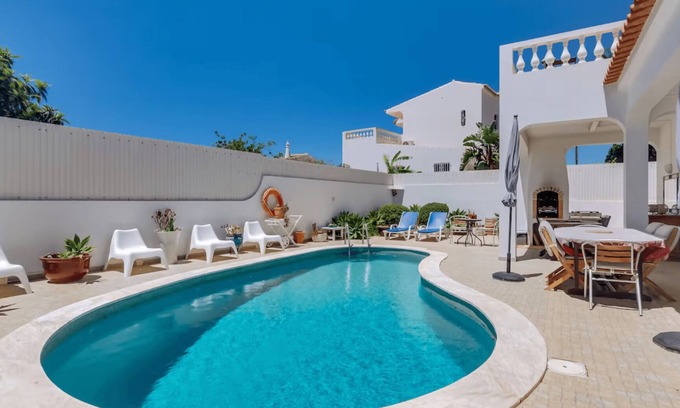 Patroves House | Villa Frederique by Gabi Miguel