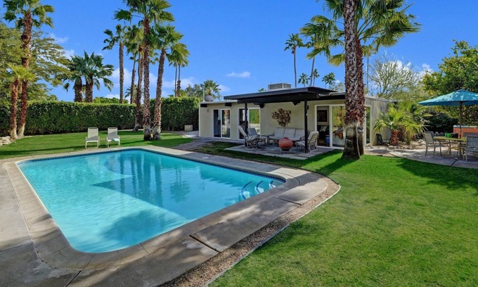 Racquet Club Estates Cottage | Villa Freya