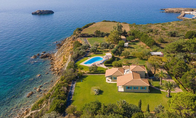 Svoronata Villa | Villa Gaia: Colourful, Artistic, Seaside Villa - Sleeps 10 - Private Pool