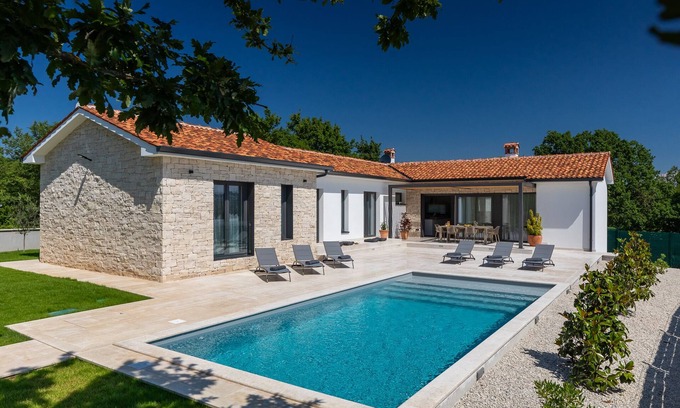 Kringa Villa | Villa Gala - Privater Pool, 3 Schlafzimmer, 3 Badezimmer, Haustierfreundlich
