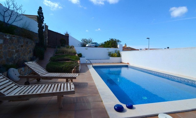 L'Escala Villa | Villa Garbinell with five rooms in Lescala
