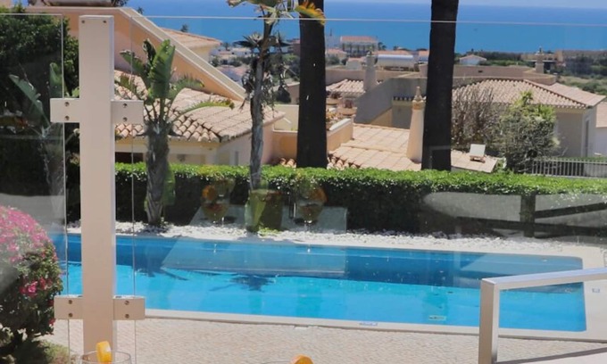 Cerro de Aguia Ski Chalet | Villa Gardénia - amazing sea view, games rooms, pool, wifi