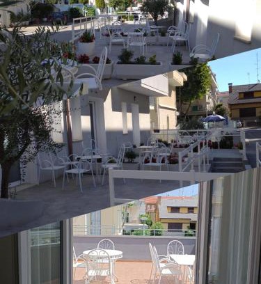 Igea Marina Apartment | Villa Garden