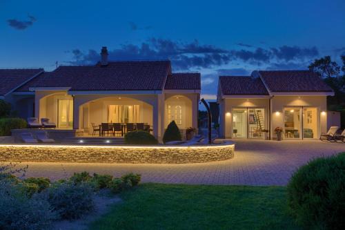 Vrh Villa | Villa Gardena