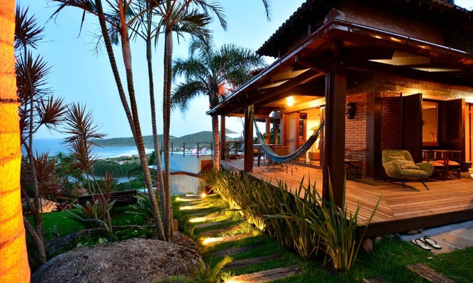 Praia do Rosa House | Villa Gardena Suites