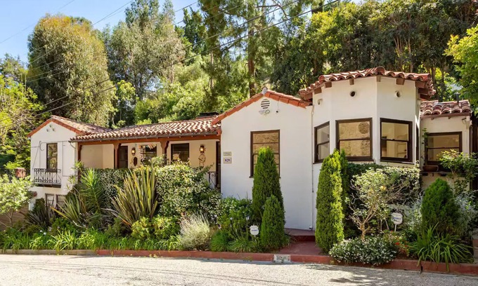 Hollywood Hills Villa | Villa Gazelle - a private and peaceful retreat