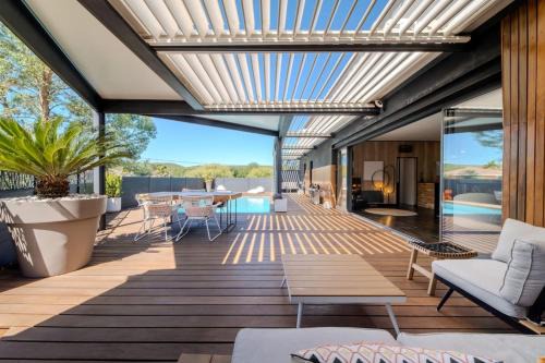 Montaud Villa | Villa Genêts - Bioclimatic Pergola and Swimming Pool